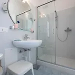 279b - Casa Maria Grazia, Nel Centro Di Sestri, 10 Minuti A Piedi Dalla Baia Del Silenzio Διαμέρισμα *