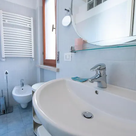 شقة 279b - Casa Maria Grazia, Nel Centro Di Sestri, 10 Minuti A Piedi Dalla Baia Del Silenzio *